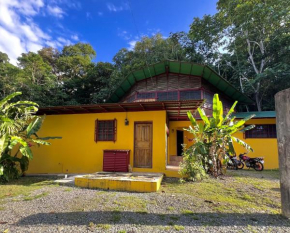 Casa Luna Amarilla